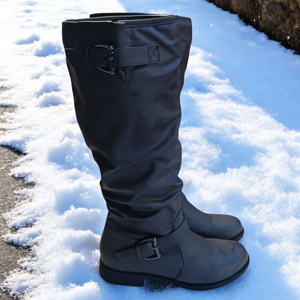 Journee Collection Gray Faux Leather Stormy Rutched Side Riding Boots – Size 8